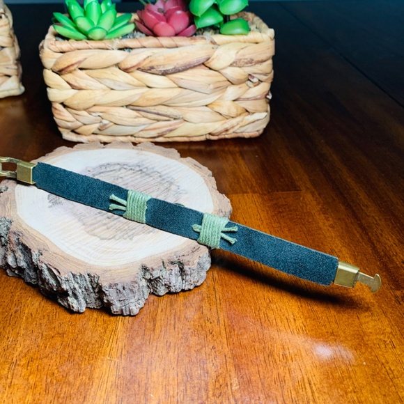 🎼HOST PICK🎼 Treble Clef Black Leather and Moss Green Cord Bracelet, with Brass - Picture 8 of 13